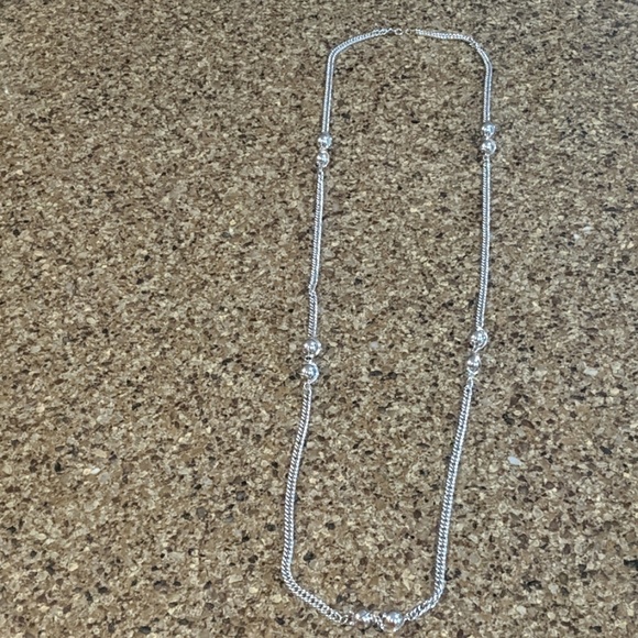 unknown Jewelry - Necklace - stomach length, silver color.